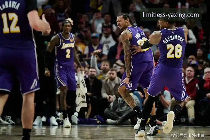 资深用户张涛分享：从湖人锁定季后赛看亚星娱乐平台的数据追踪体验